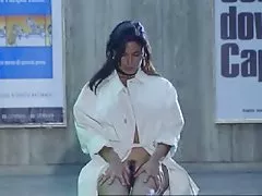 Deborah qartuli seksi cali - l უხეში, ფეხები, ქალის მეტრო