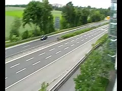 Gogonebis suratebi junge schuelerin wird auf parkhaus weggeknallt!