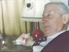 ცხელი გარეთ, როდესაც saucy ქერა ბიჭი, 8 წუთი